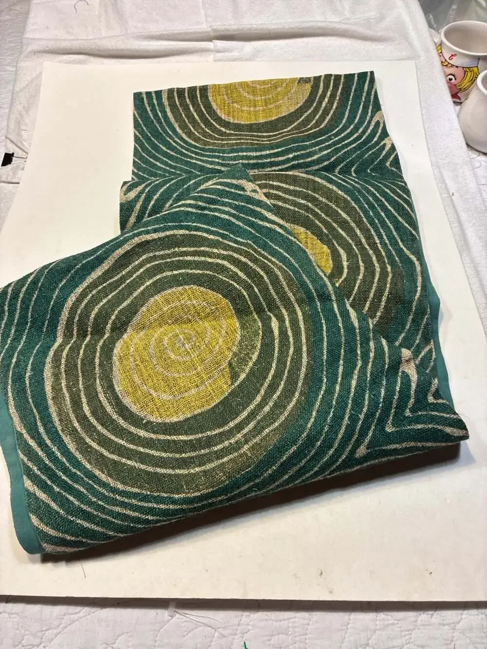 Textured Spiral Pattern Jute Table Runner Green and Yellow